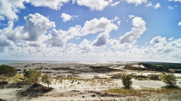 Quelles croisières permettent d'explorer les côtes pittoresques de la Sardaigne?